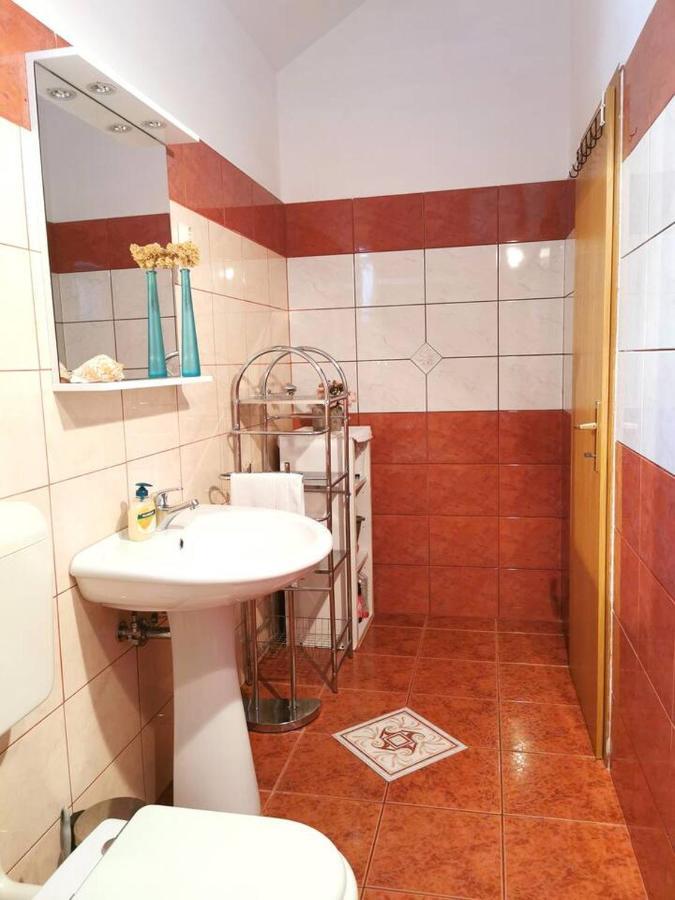 Apartment Biljana Bol Bagian luar foto